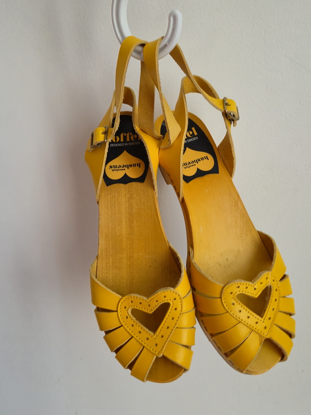 Swedish Hasbeens Yellow Leather Heart Toffel Clog Sandals Size 38 Cottagecore